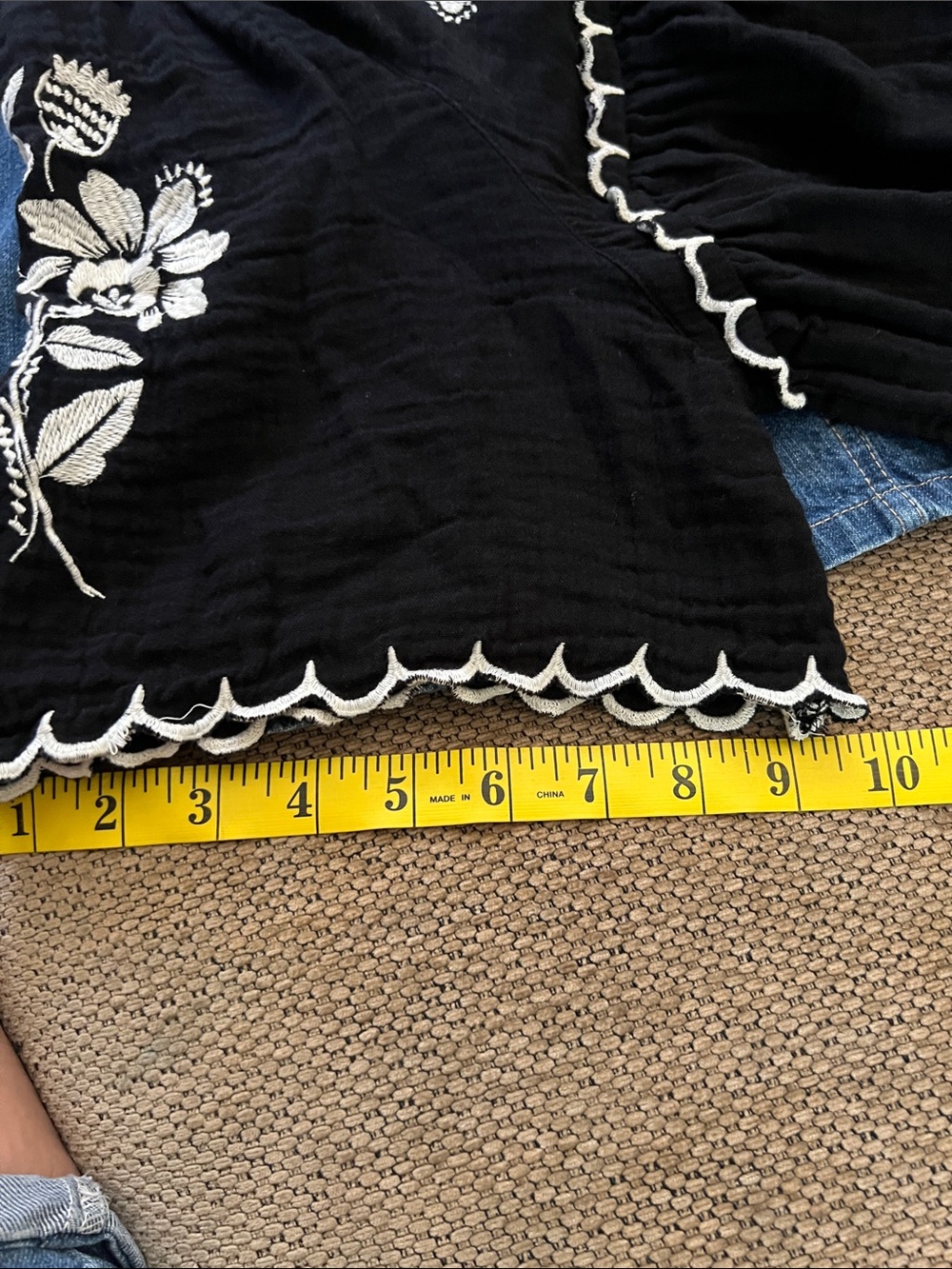 Old Navy XL Black Floral Embroidered Short Sleeve Peasant Top slub cotton - Picture 8 of 8